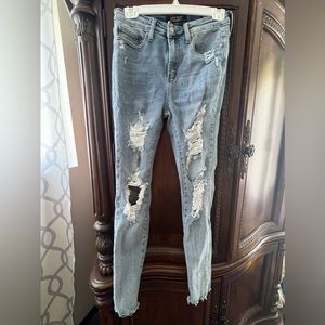 Judy Blue light/medium wash distressed skinny jeans